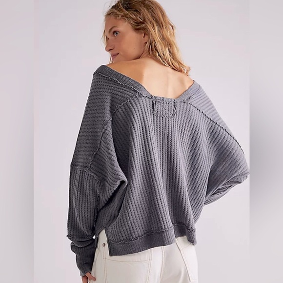 NEW FREE PEOPLE - Oversized Thermal Top with Long Sleeves in Gray - Picture 2 of 14